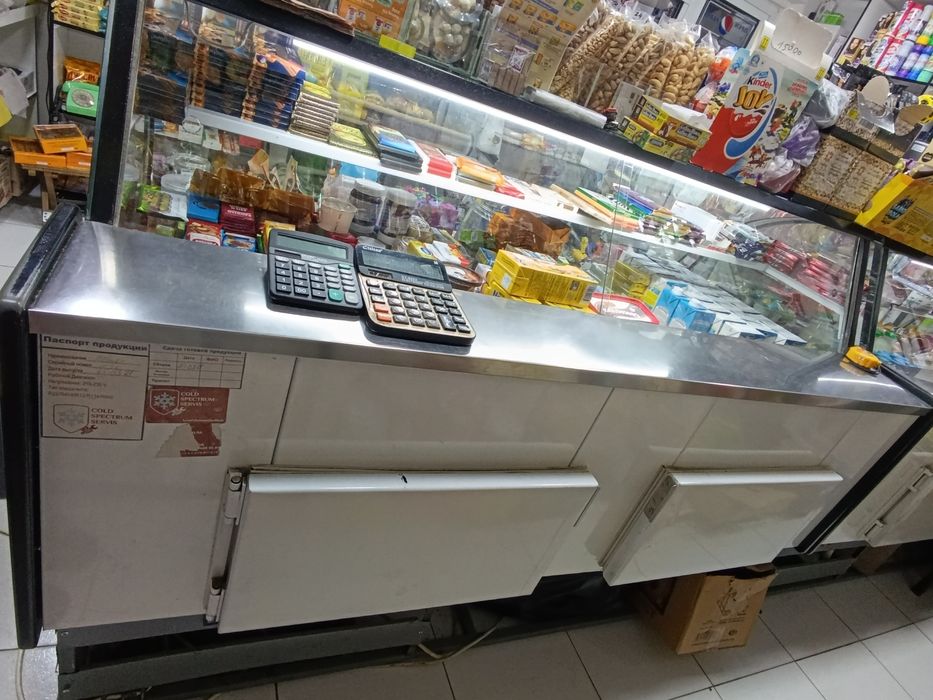 Витрина холодильник
