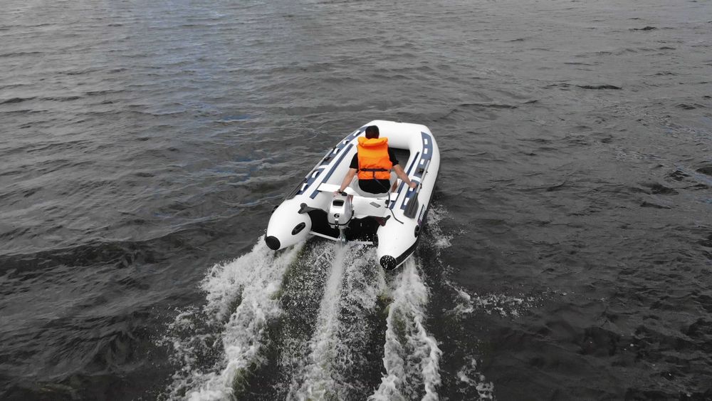 Barca gonflabila cu chila in V Seavibe Imperator 390 / Tub 50cm / 6ani garantie / Fabricat in Romania