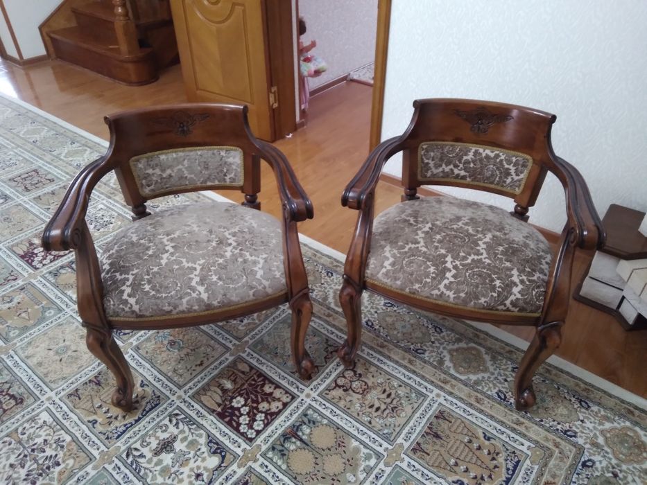 Кресло из чистого дерева