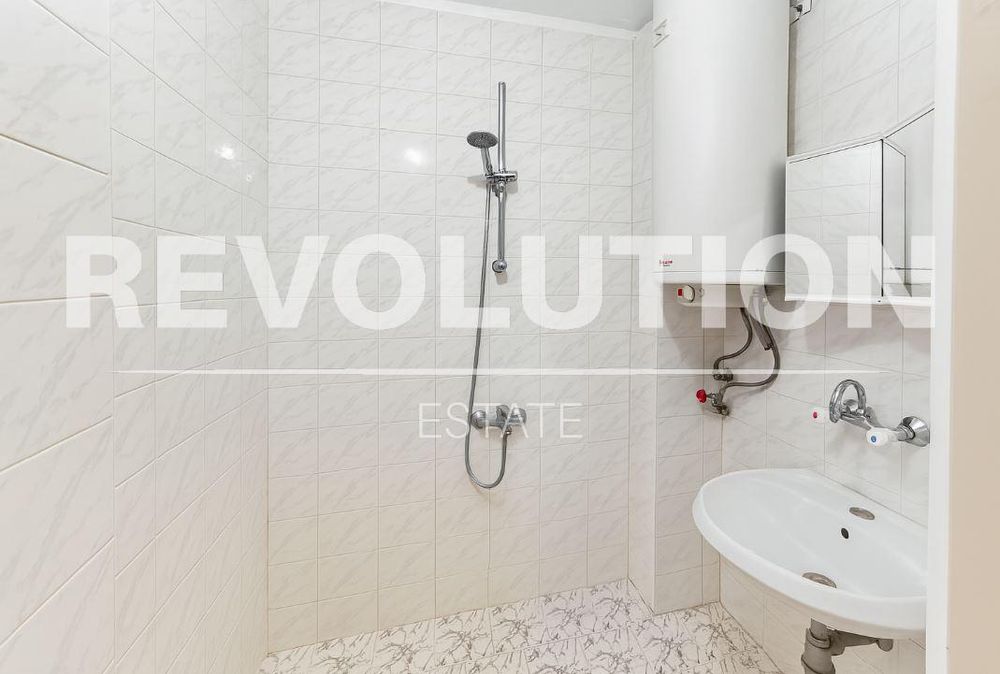 Дава се под наем Двустаен апартамент в Варна, Левски - 60 кв.м за 300 € - Снимка #3