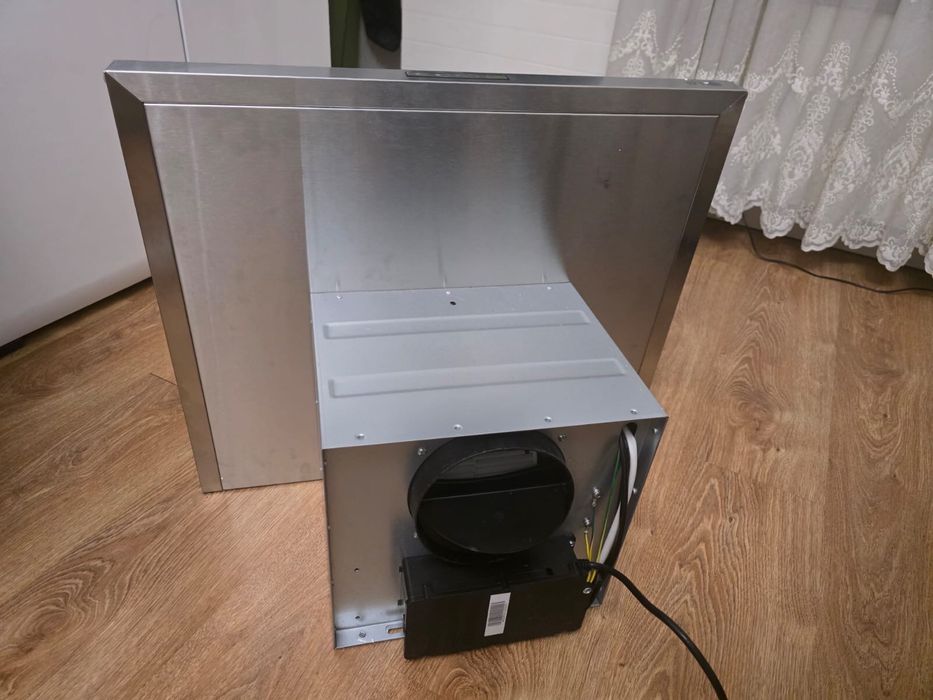 Продам вытяжку совершенно новая