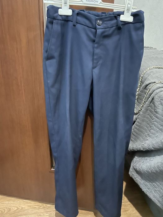 Продам школьный костюм