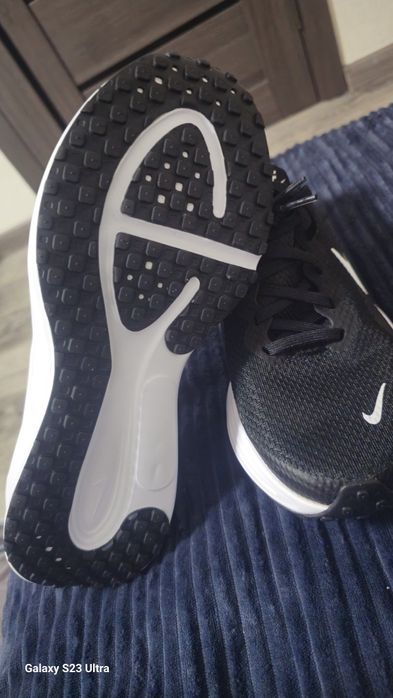 Новые кроссовки. Оригинал