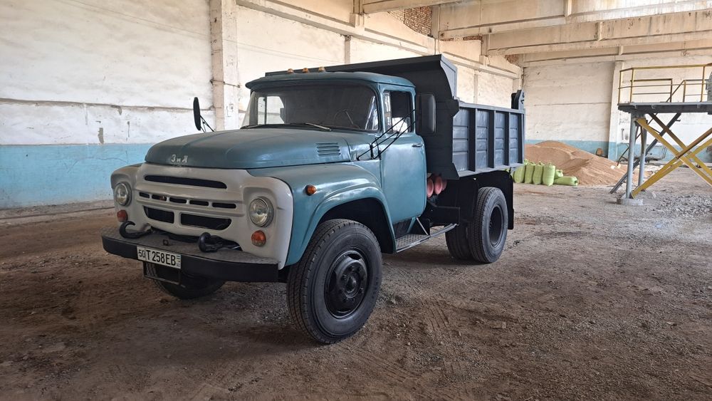 Зил самосвал 130.