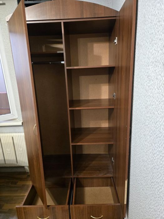 Продам шкаф хорошо состояние