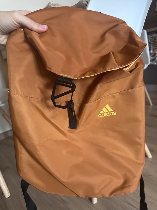 Оригинална раница Adidas Flap Top – Керемидено-оранжева / Отлично състояние