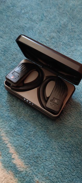 Căști Bluetooth cu dock