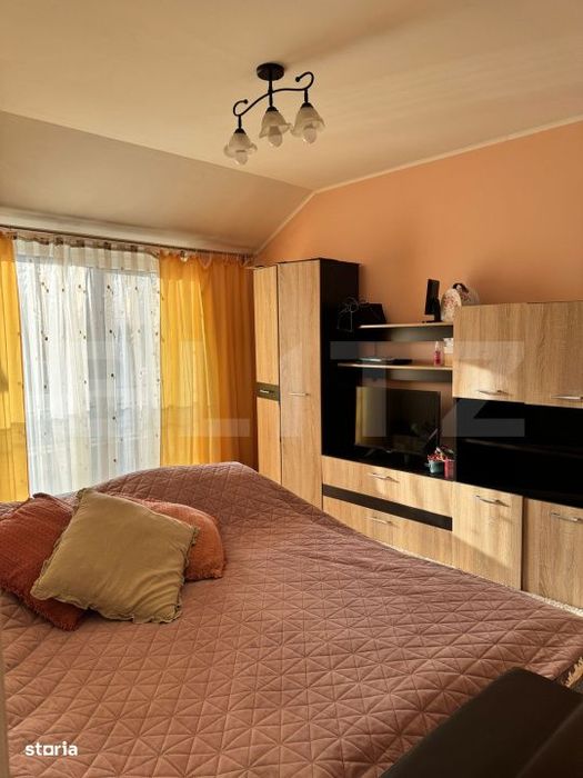 Apartament 2 camere, decomandat, parcare, zona Porii