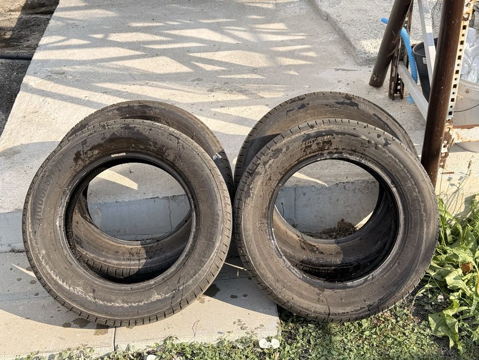 4 бр летни гуми Bridgestone 185/65/15 КАТО НОВИ 2020 дот