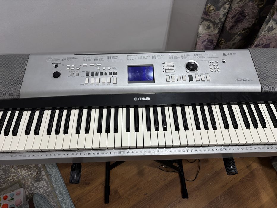 Синтезатор YAMAHA DGX-520