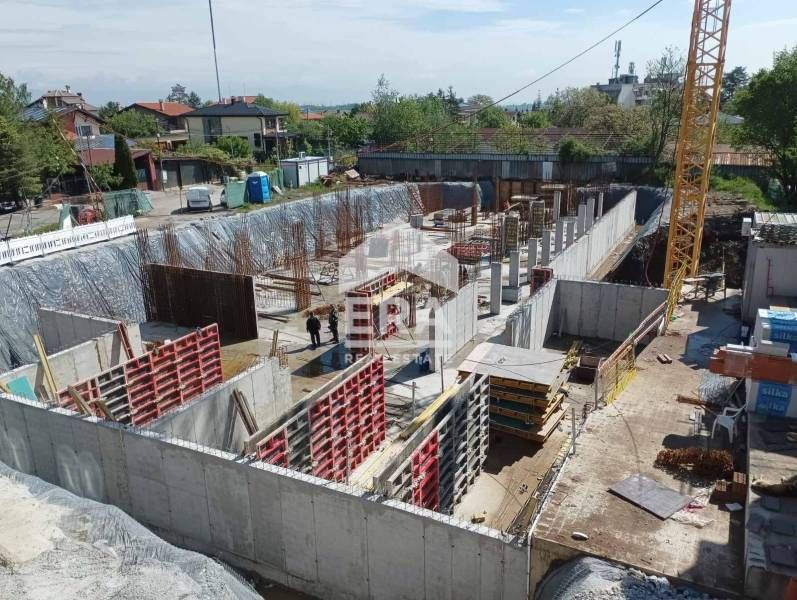 ЕРА Фаворит продава тристаен апартамент в новострояща се сграда в Банк