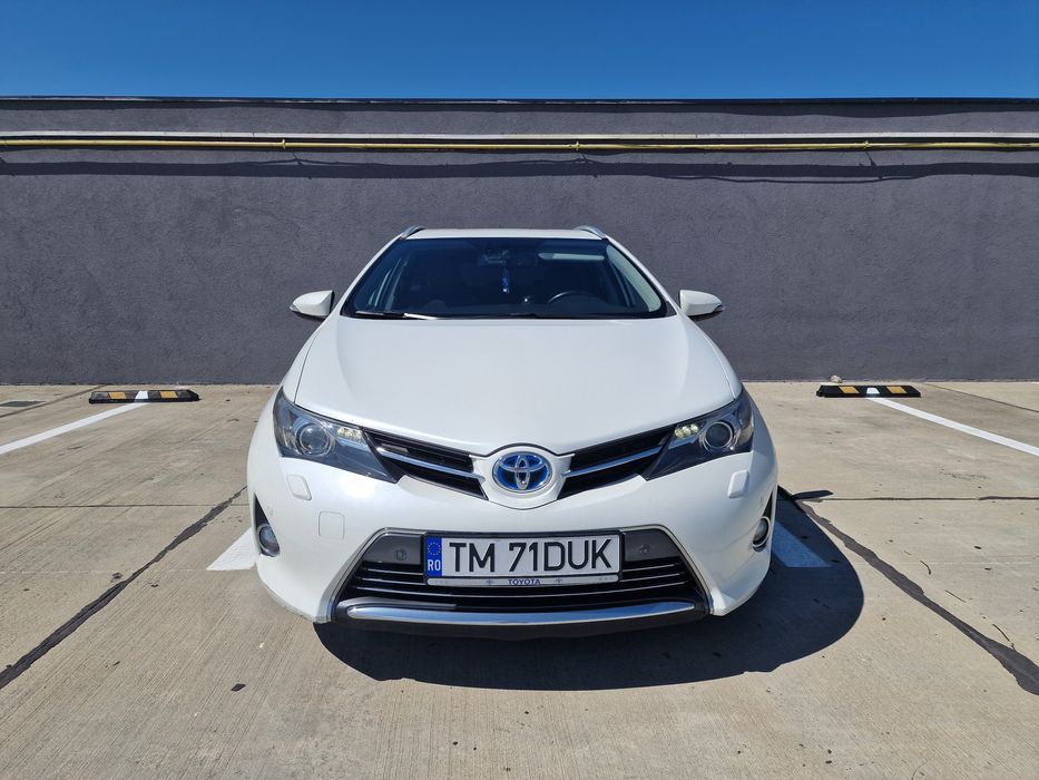 Toyota Auris 1.8 Benzina+Hybrid (baterie nouă)