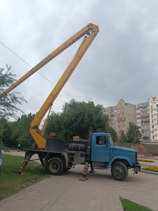 Зил 4331 АГП 22 метр