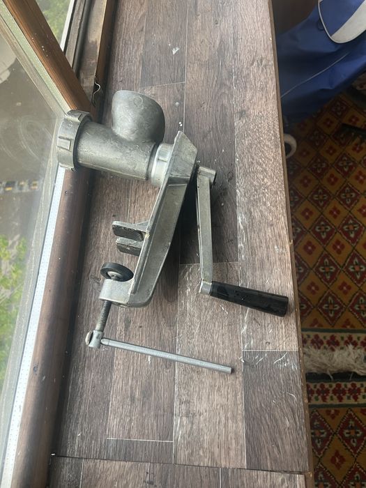 Мясорубка ссср  продам