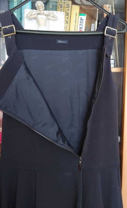 Продам школьный сарафан