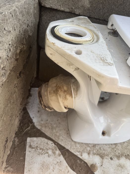 Продам Унитаз хорошй состояние