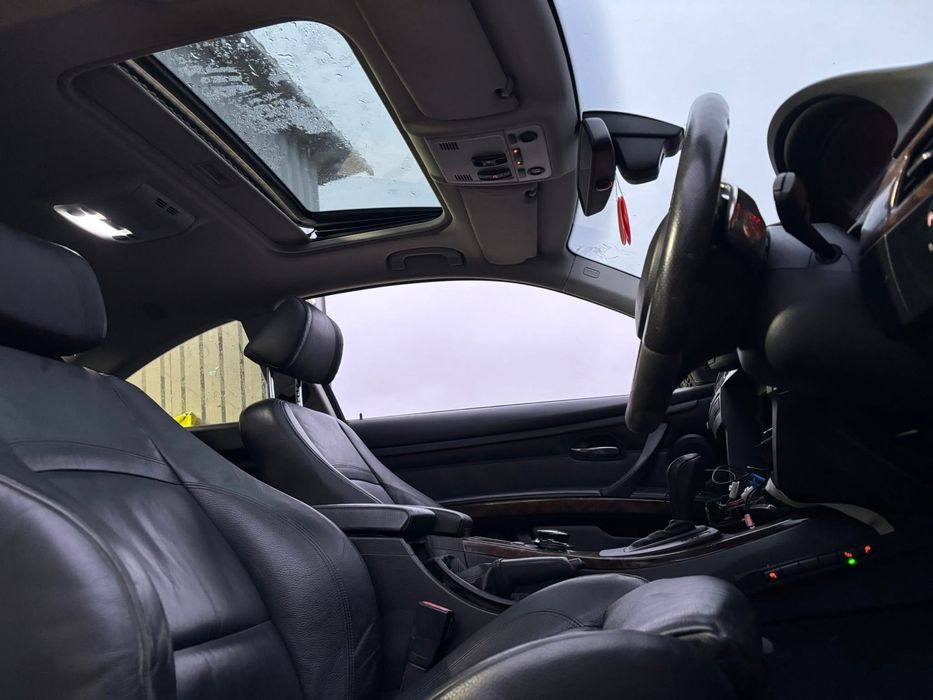 Dezmembrez BMW 335i E92 3.0i bi-turbo Recaro incalzit,Trapa,Logic 7