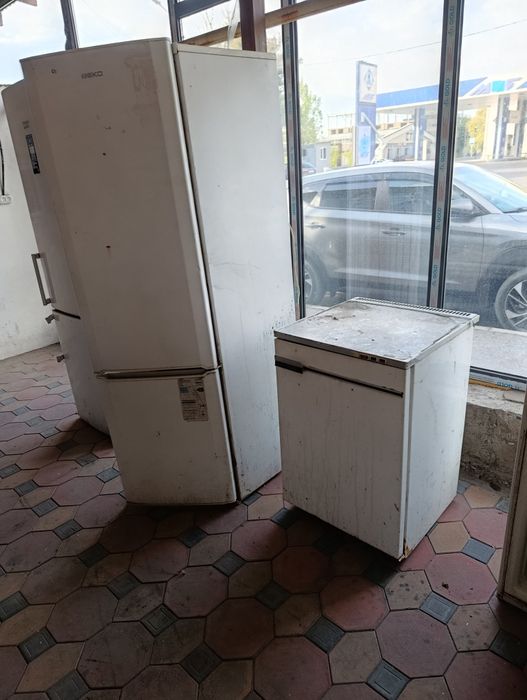 Продам холодильники