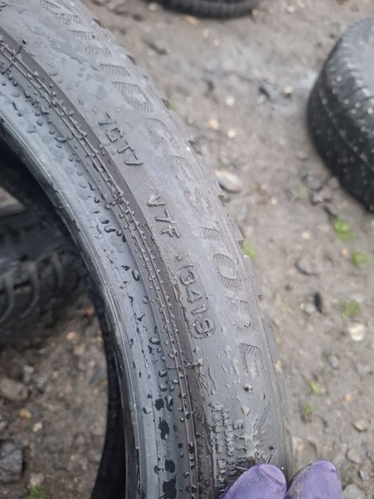 Vand 2 anvelope 225 40 18 brigestone de iarna  dot 2019