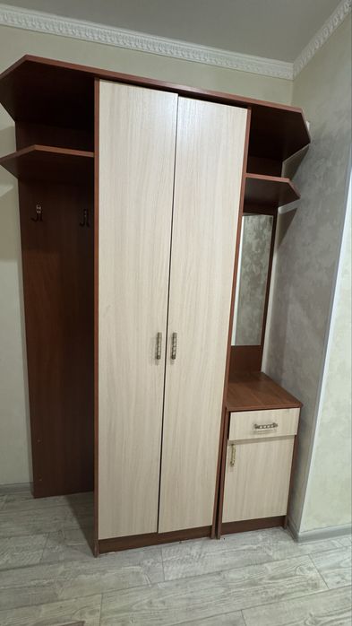 Продам шкаф в прихожую