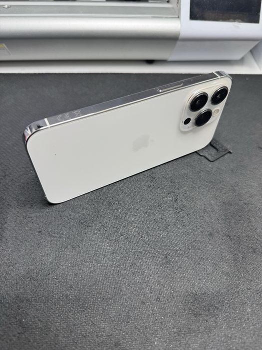 IPhone 13 Pro,  256Gb, alb, 76% baterie. Doar predare personala! Nu trimit prin curier