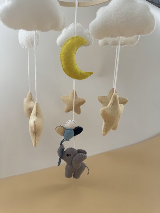 Детский мобиль на кроватку