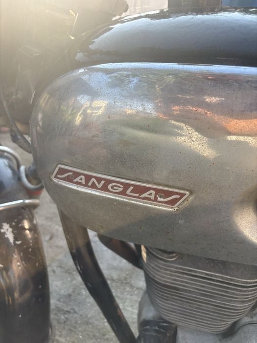 Motocicleta Sanglas motor de 500