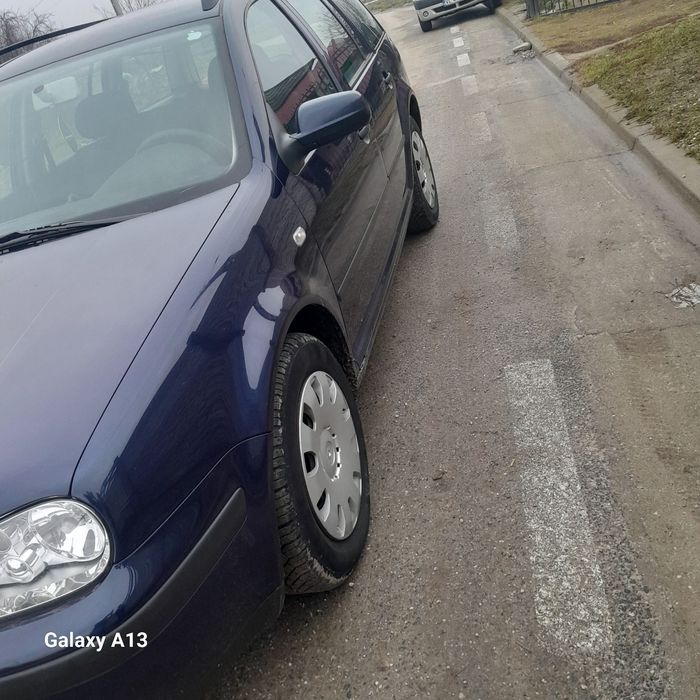 Vând golf 4 motor  14 benzina an 2001