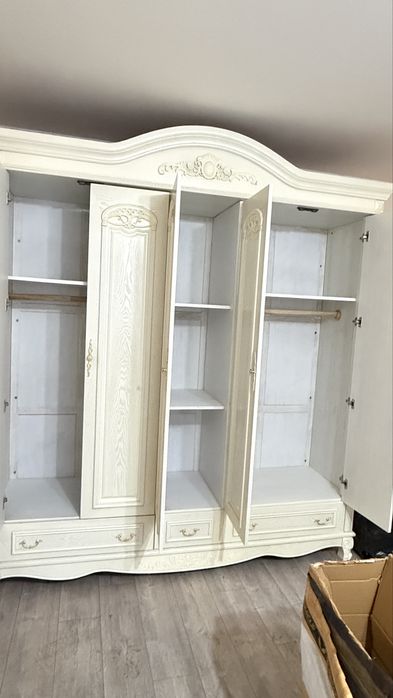 Продам деревянный шкаф