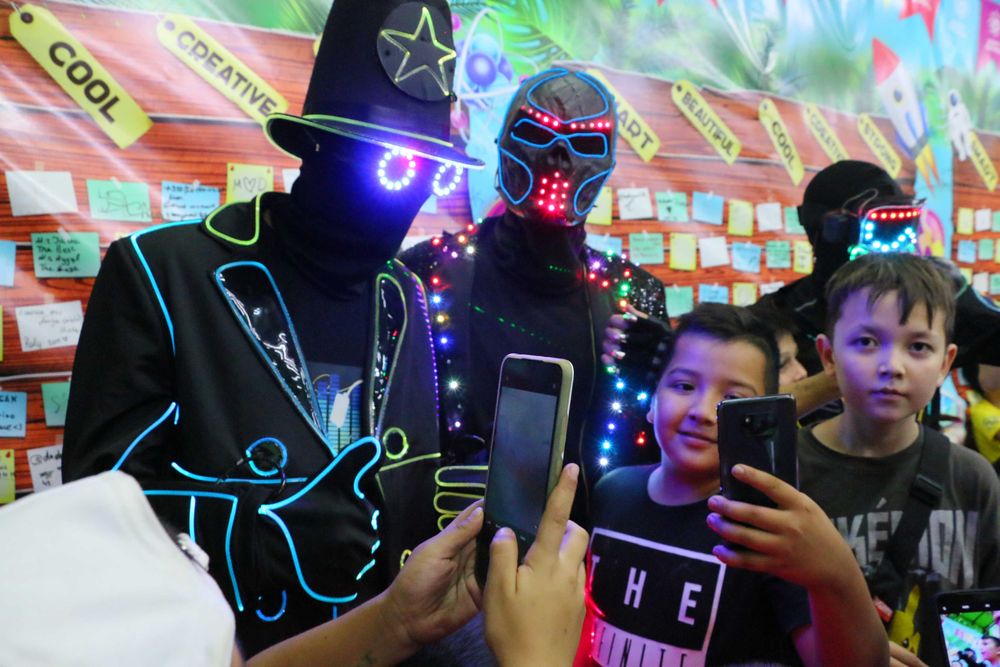 Лазерное шоу ФЕНИКС - от ивент агентства "Феникс"