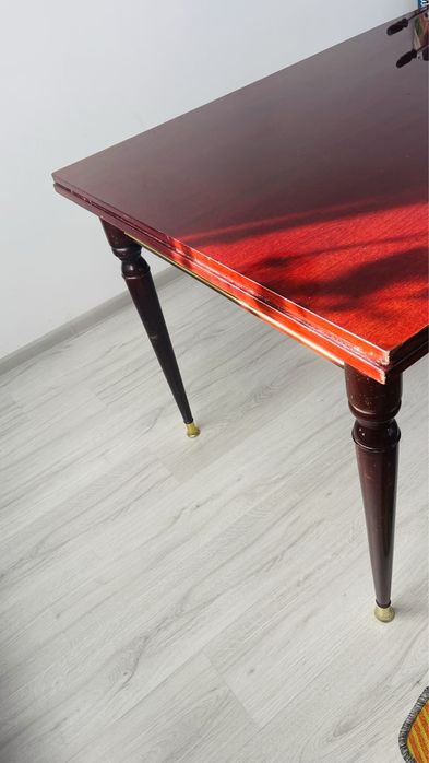 Vand masa extensibila din lemn masiv