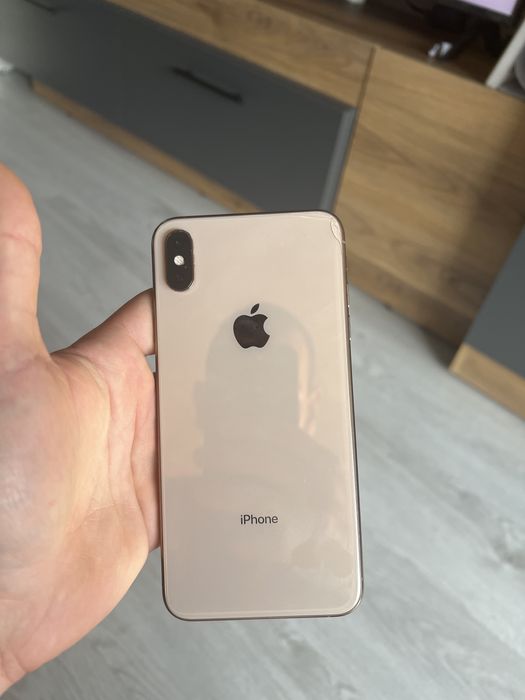 Iphone xs max.