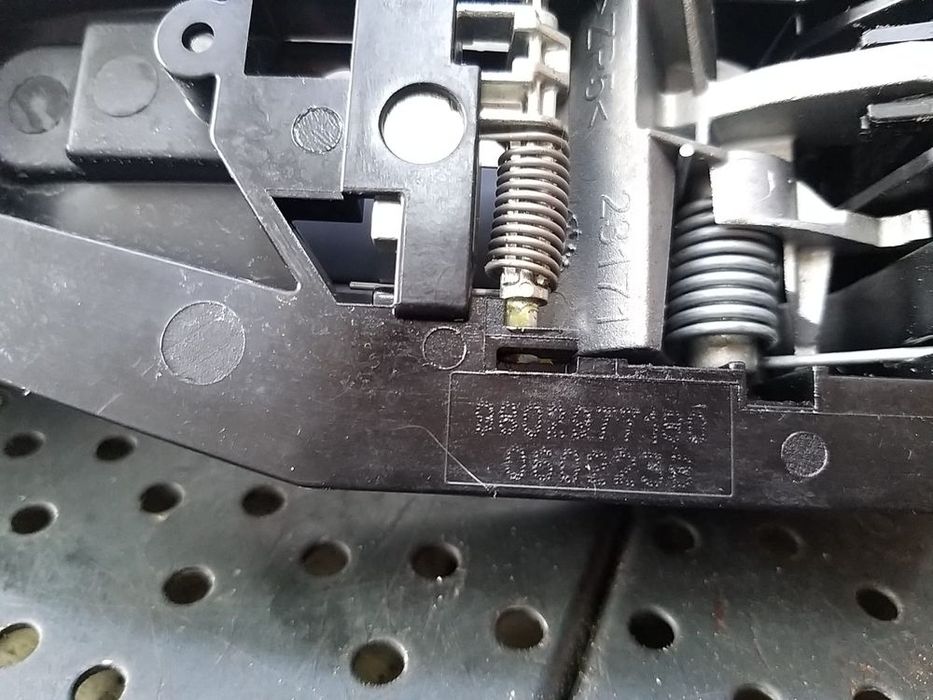 Maner usa dreapta fata citroen c3 3 sx 9802977180