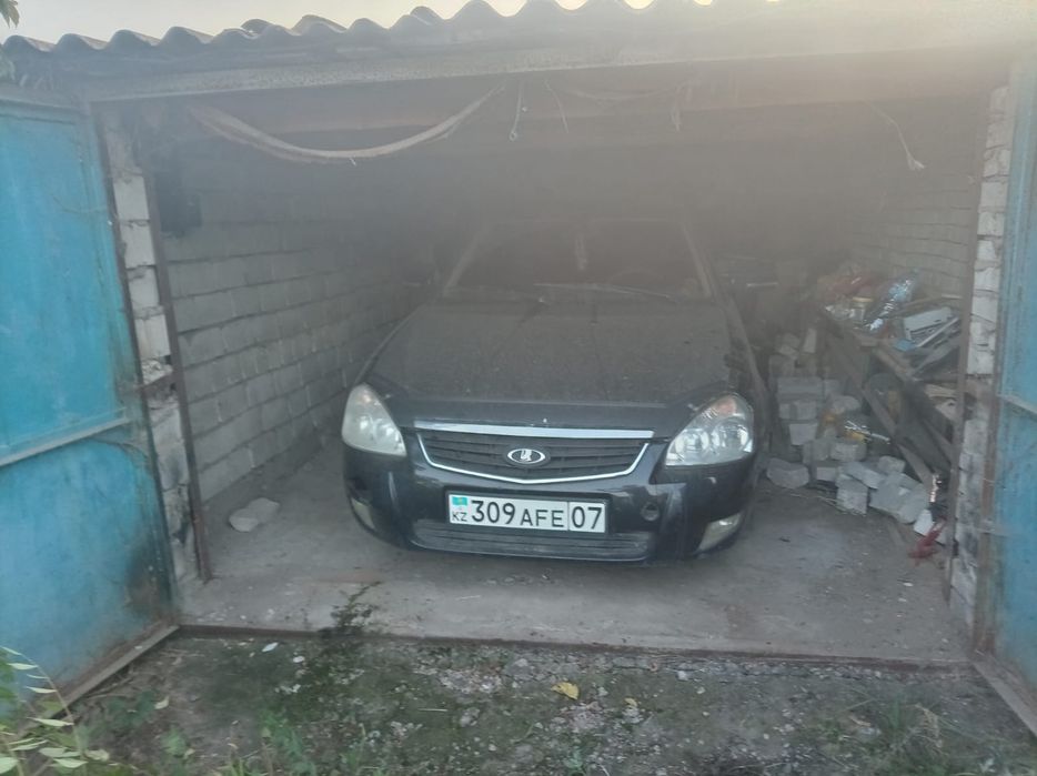 Продам Приору универсал, бензин , 126 движок