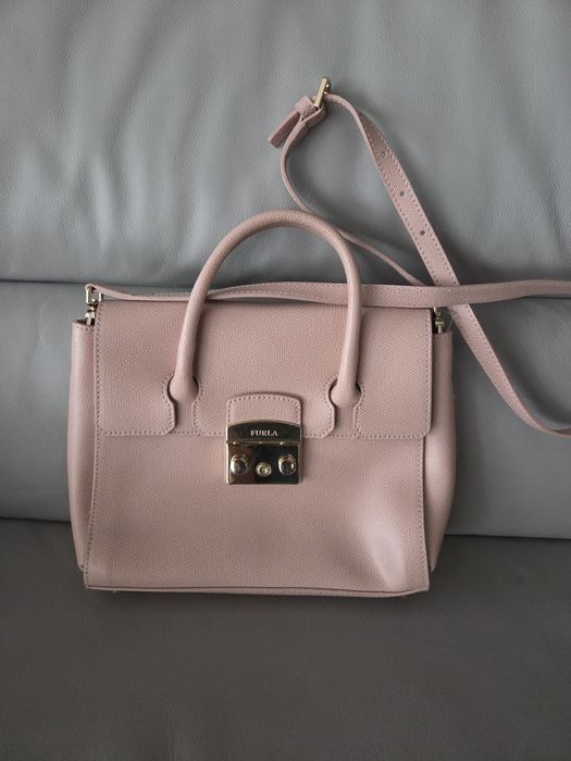FURLA METROPOLIS medium satchel, culoare moonstone

Stare foarte buna,