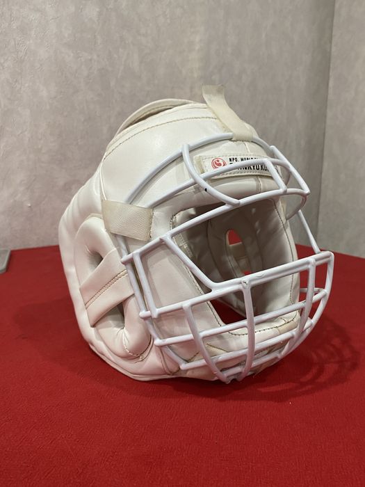 шлем каратэ шинкиокушинкай.