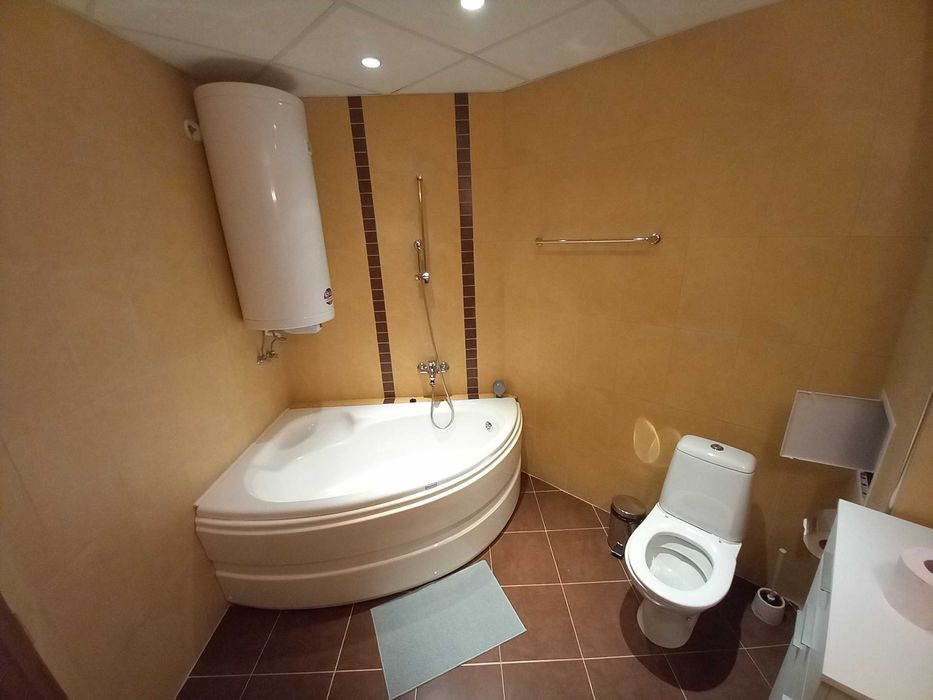 Дава се под наем Двустаен апартамент в Банско - 97 кв.м за 747.66 € - Снимка #4