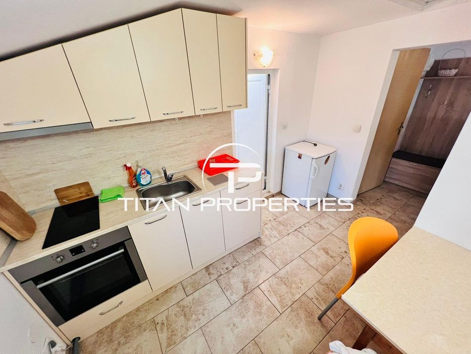 Дава се под наем Едностаен апартамент в Бургас, Център - 35 кв.м за 255 € - Снимка #4