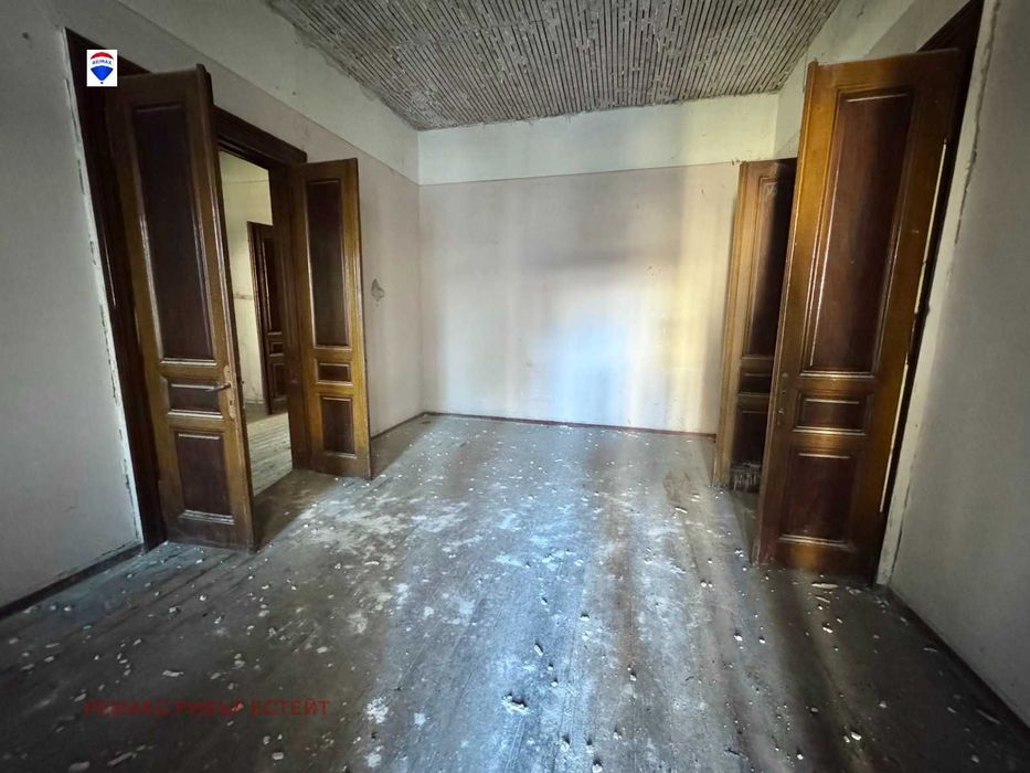 Продава се Етаж от къща в Русе, Център - 246 кв.м за 726 €/кв.м - Снимка #10