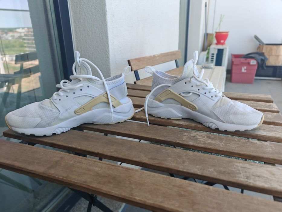 Nike Air Huarache / Adidas Ozweego