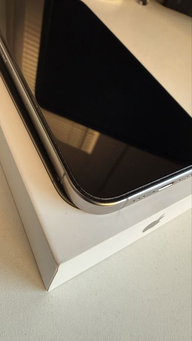 Iphone 16 Pro 256 GB Батерия 96% (2 год. гаранция)