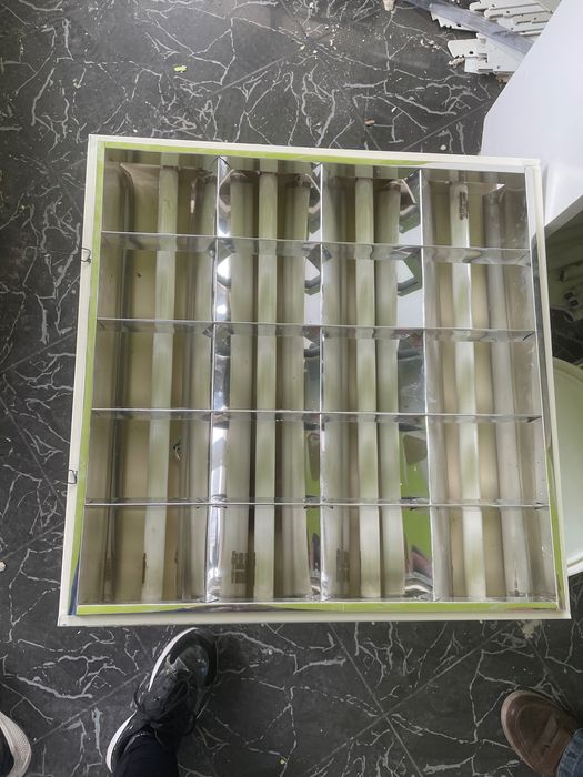 Лампи за окачен таван