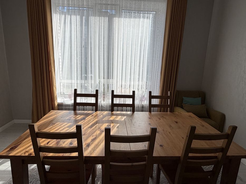 Продам стол с 6 стульями