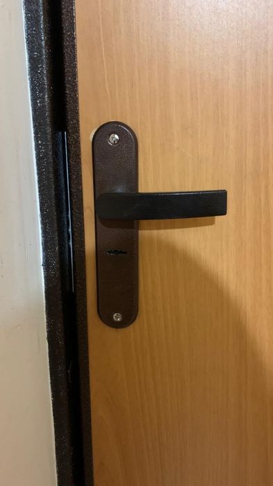 Продам входную дверь!