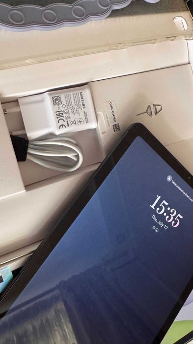 Tabletă Samsung S6 Lite cu S‑Pen+ 2 huse cadou, ca noua pachet complet