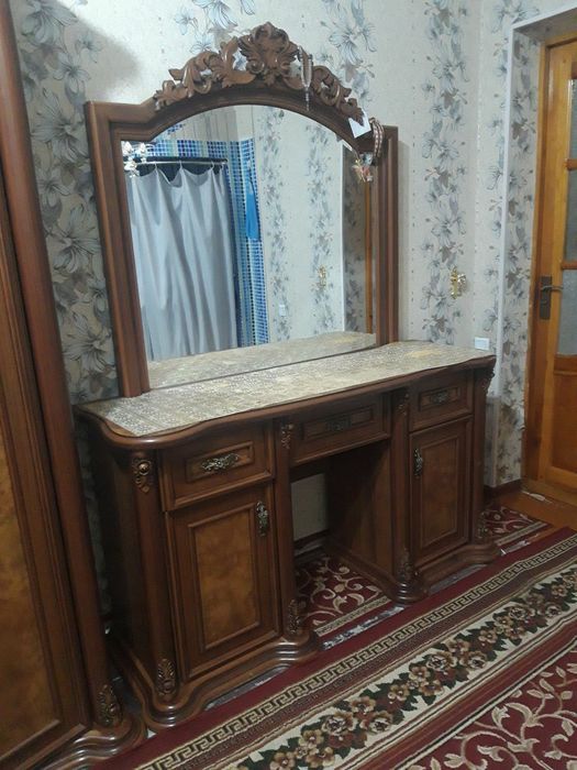 Xitoy mebelarini sotiladi spalniy kamplekt. Stenka kamut xolati yaxshi