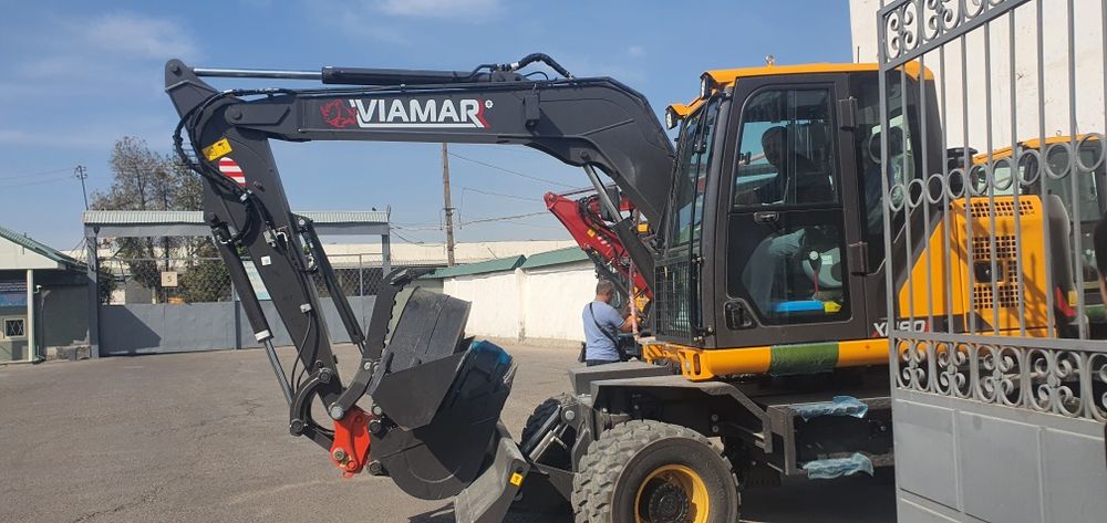 Экскватор хизмати арик казиш кум юклаш битон ёриш