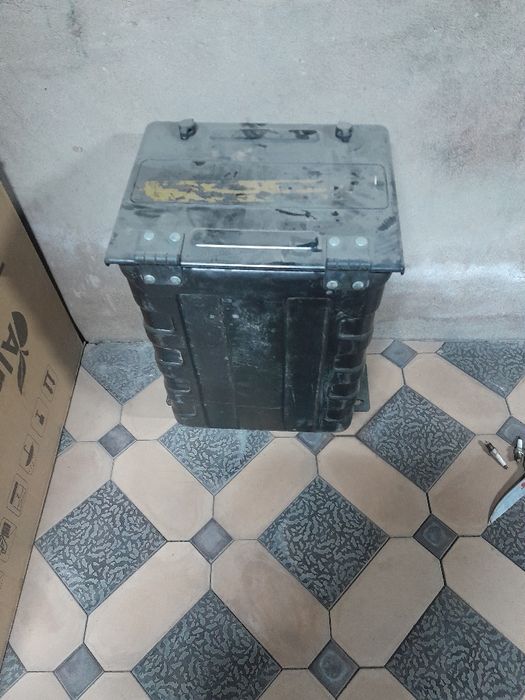 Продам инструментальный ящик