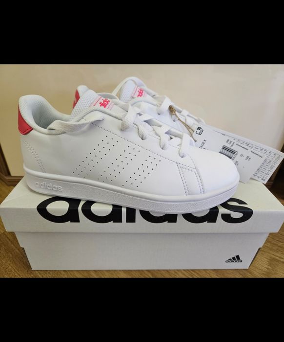 Нови детски маратонки Adidas  26,29,31,32,33