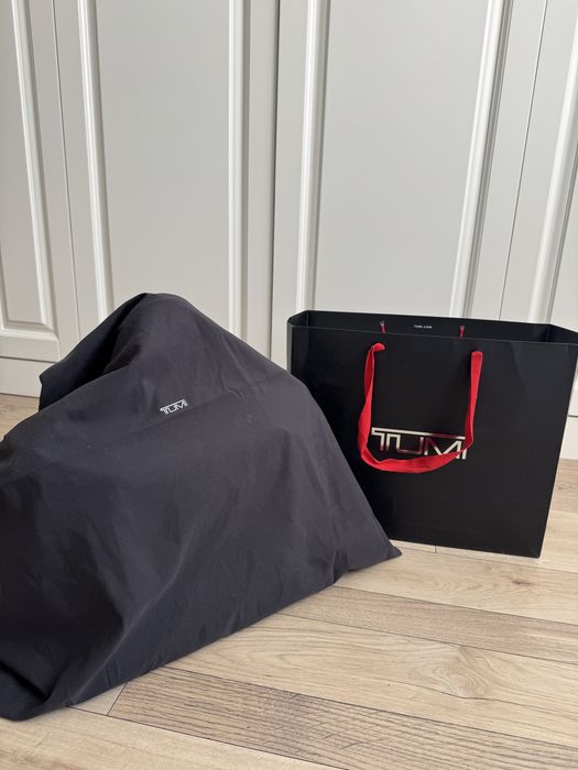 Продается новый кожаный портфель Tumi